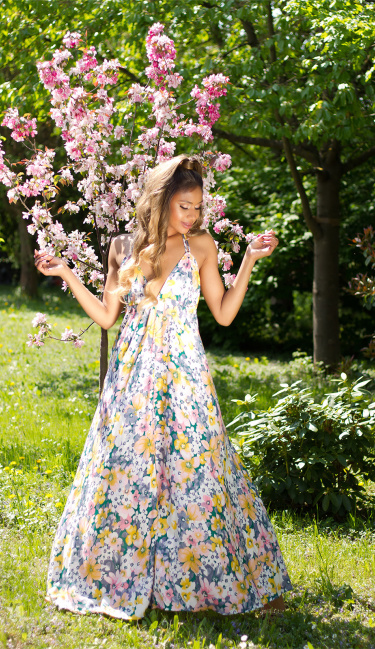 Amazing summer neck maxi dress with floral print Gray